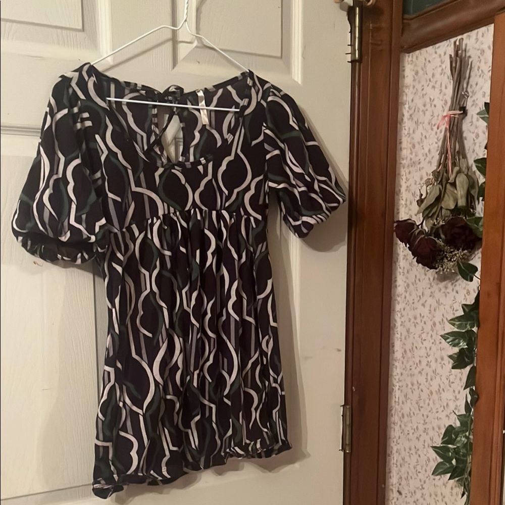Yippee Short Sleeve Black and White Tie Back Blouse